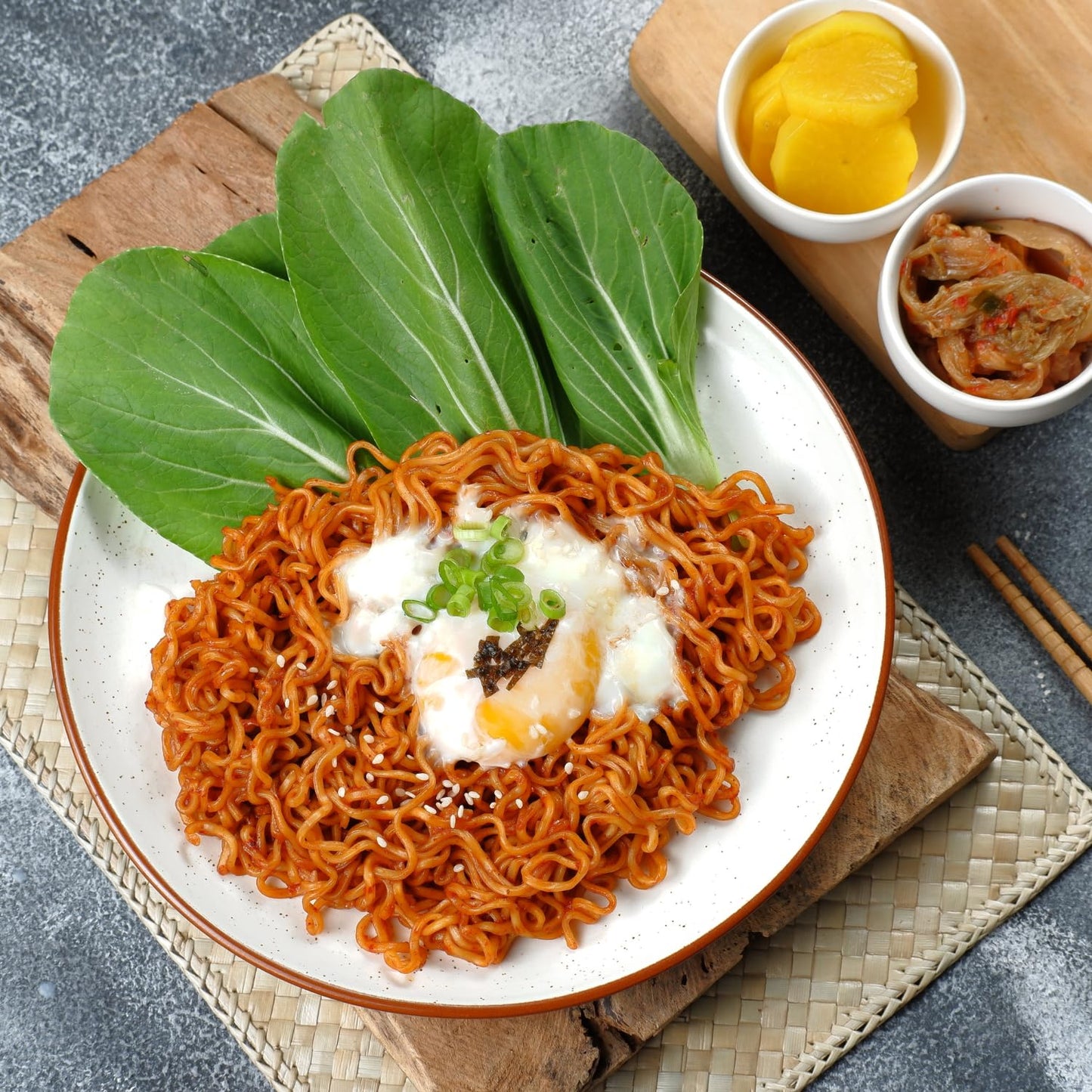 Nongshim NEW! Stir Fry Shin Ramuyn Instant Noodles with Real Chicken Flakes Added, 23.1 oz โฎ 655 g, 5 Pack